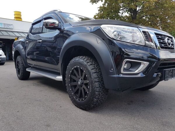 Kotflügelverbreiterung schwarz grau matt Nissan Navara NP300 EURO5