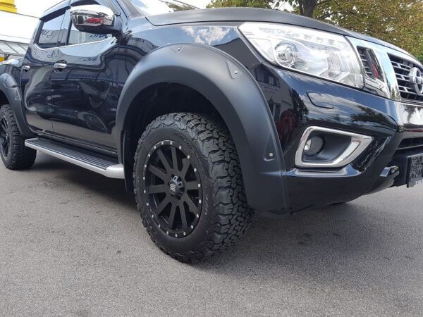 Kotflügelverbreiterung schwarz grau matt Nissan Navara NP300 EURO5