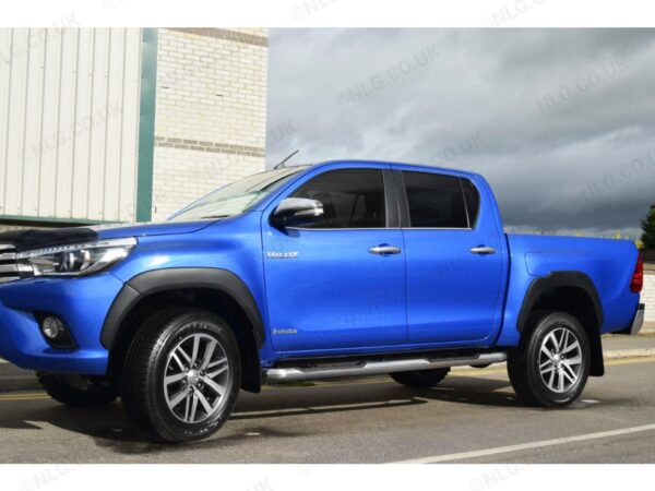 Kotflügelverbreiterung klein Schwarz matt Toyota HiLux 2016-