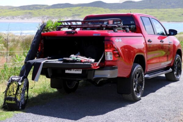 Pro-Form Sportlid V-Abdeckung Toyota Hilux 2015- mit Zentralverriegelung