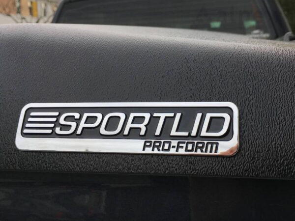 Pro-Form Sportlid V-Abdeckung - schwarze, körnige Oberfläche - Toyota Hilux D/C 15-