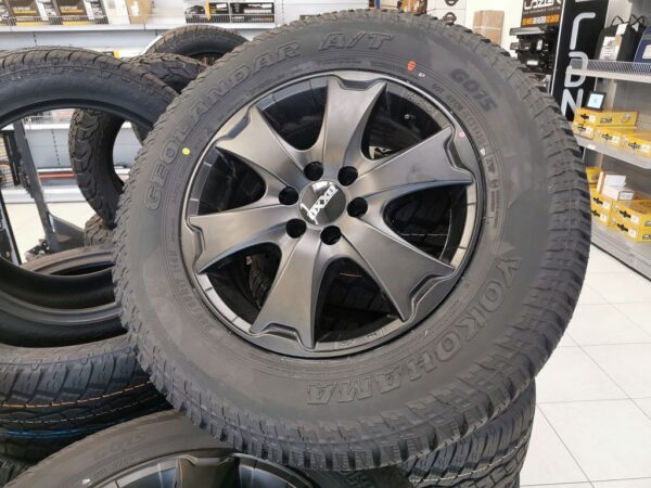 265/65R17" Yokohama Geolandar G015 T/A All Terrain M+S