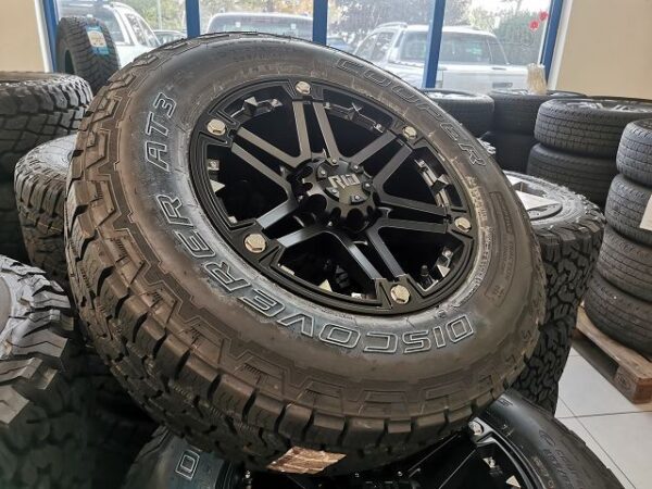 265/65R17 Cooper Discoverer A/T