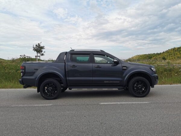 Kotflügelverbreiterung City Grau BJ9 Ford Ranger 2019- mit PDC