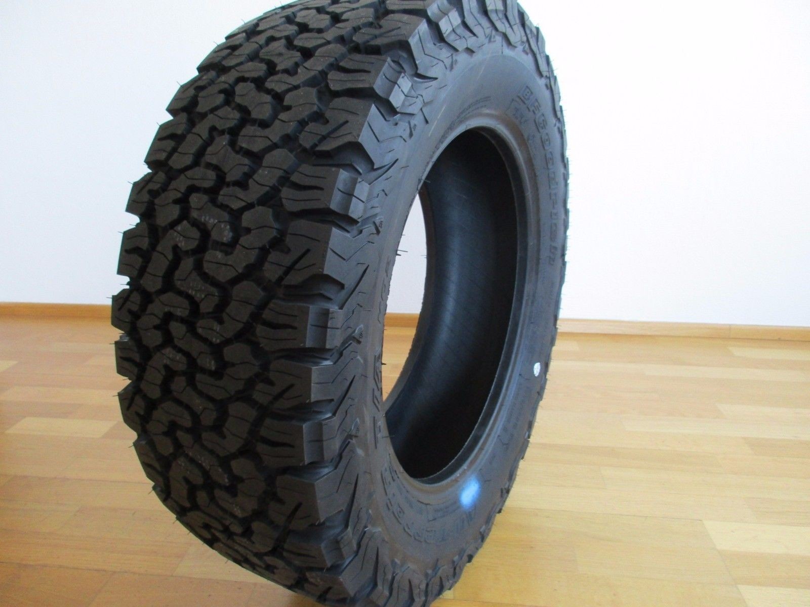 265/60R18" 119/116S BFGoodrich T/A KO2 All-Terrain