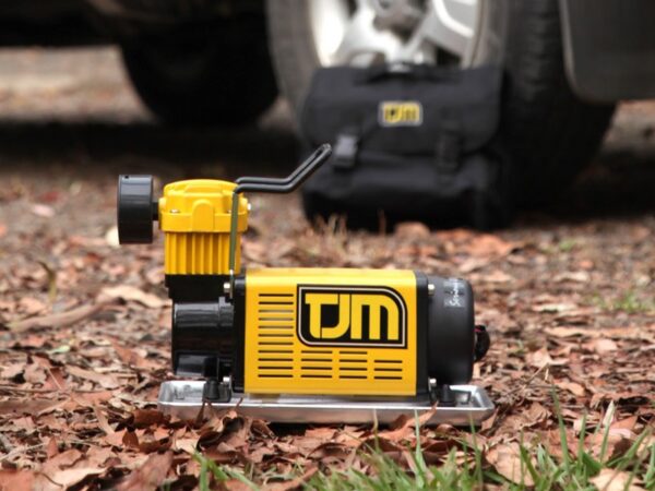 TJM Tragbarer Kompressor / TJM Portable Compressor