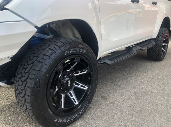 Trittbretter V2 Toyota Hilux DK