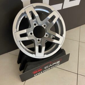 RC-Design RC33X 5,5x15 5/139,7 ET5 NB108,3 Silber Suzuki Jimny