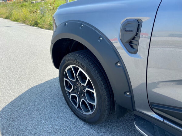 Kotflügelverbreiterungen Shark 6" - Ford Ranger 2023- Limited Wildtrak mit PDC