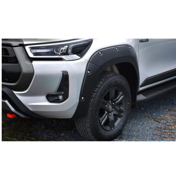 Kotflügelverbreiterungen Shark Hilux 2020- DK