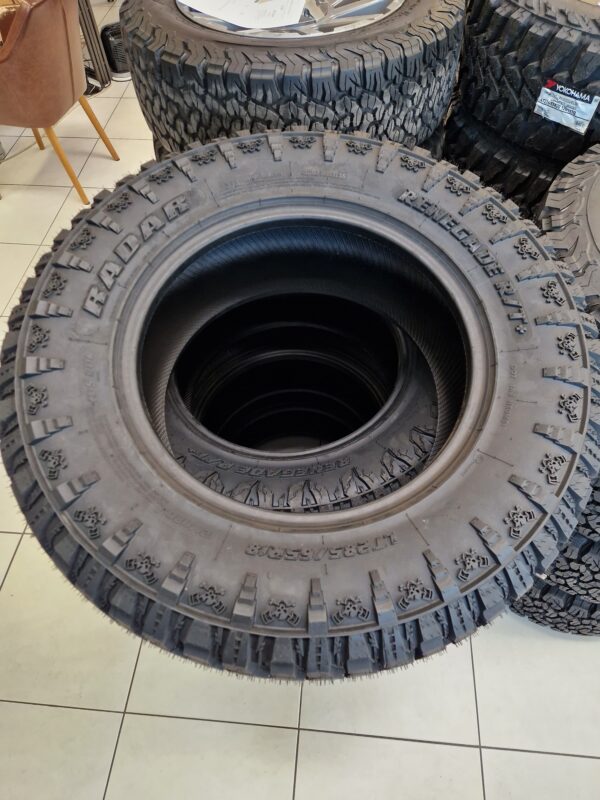 Radar Renegade R/T+ P.O.R. 285/65 R18 121/118Q Ganzjahresreifen - M&S