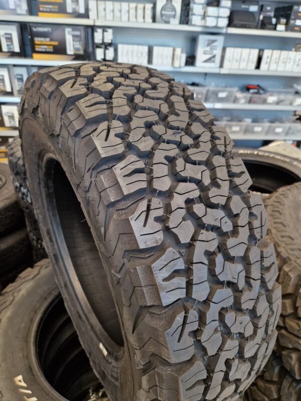 5x BF-Goodrich A/T KO2 215/70 R16 100/97R - All Terrain - M&S - DOT 2019 – Bild 2