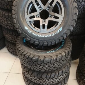 Komplettradsatz Suzuki Jimny GJ/HJ 15 Zoll &ndash; Brock RC33X-Grau + BFGoodrich KO3 A/T 215/75R15 inkl. T&Uuml;V (Kopie)