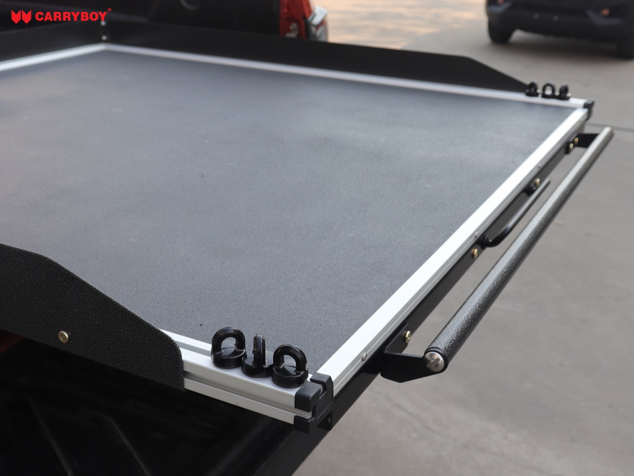 Carryboy ausziehbarer Laderaumtisch SIMPLE Größe S – 1000 x 1380 x 208 mm für Toyota, Isuzu und Mitsubishi – Bild 9